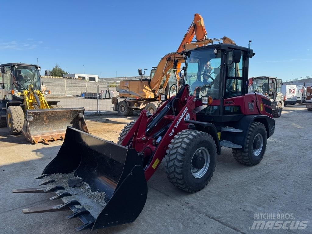 Yanmar V80 (01937) Gumikerekes homlokrakodók