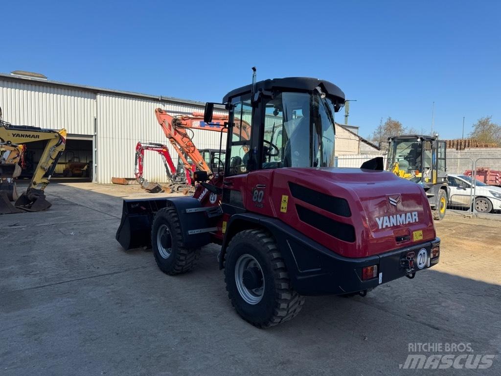 Yanmar V80 (01937) Gumikerekes homlokrakodók