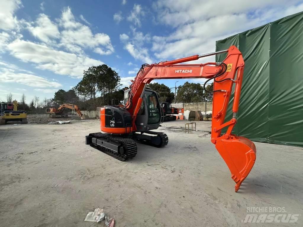 Hitachi ZX75US Mini kotrók < 7t