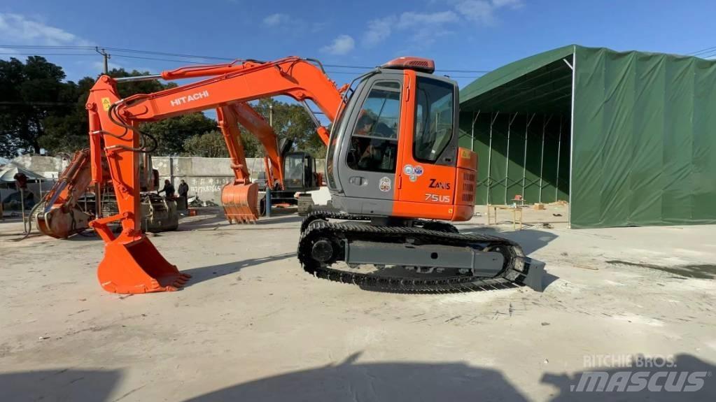 Hitachi ZX75US Mini kotrók < 7t