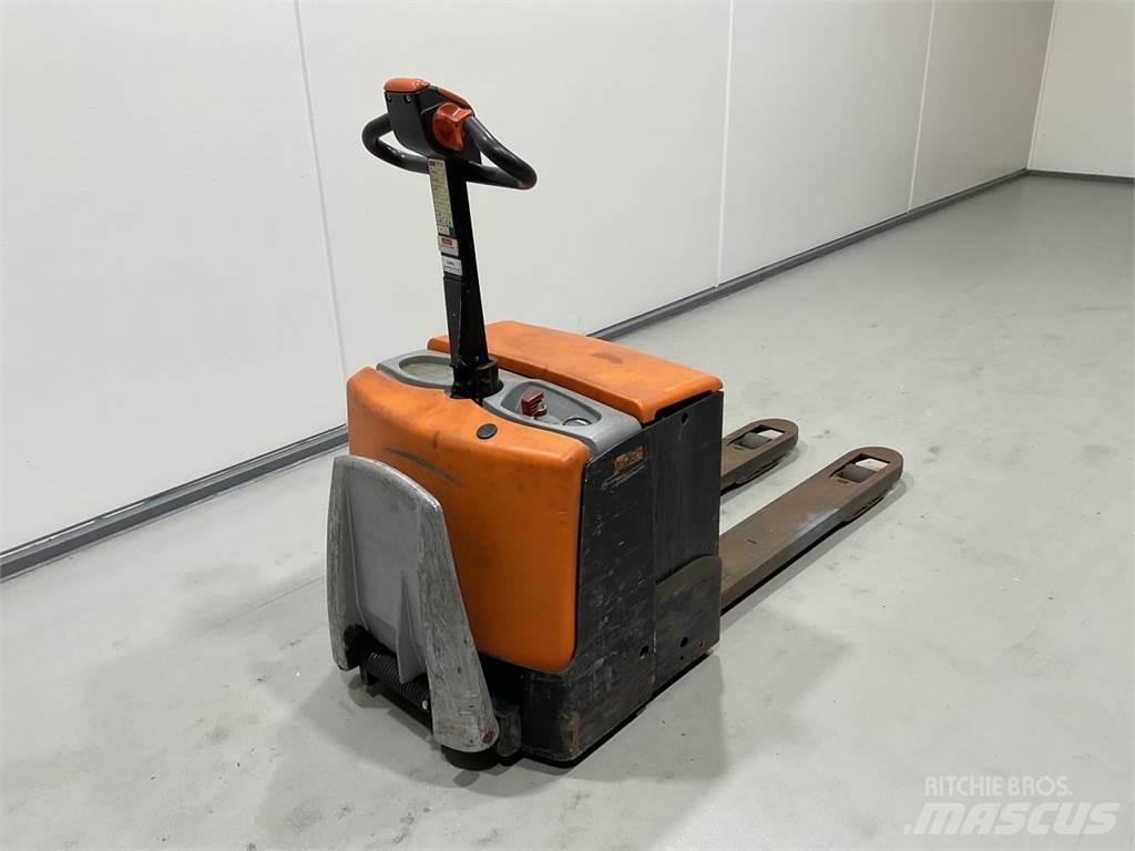Rocla T20ACP Vezetőállásos alacsony emelőkocsi