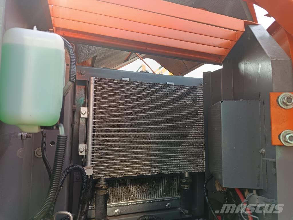 Hitachi ZX 70 Közepes (midi) kotrók 7 t - 12 t
