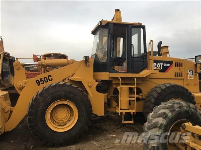 CAT 950C Gumikerekes homlokrakodók