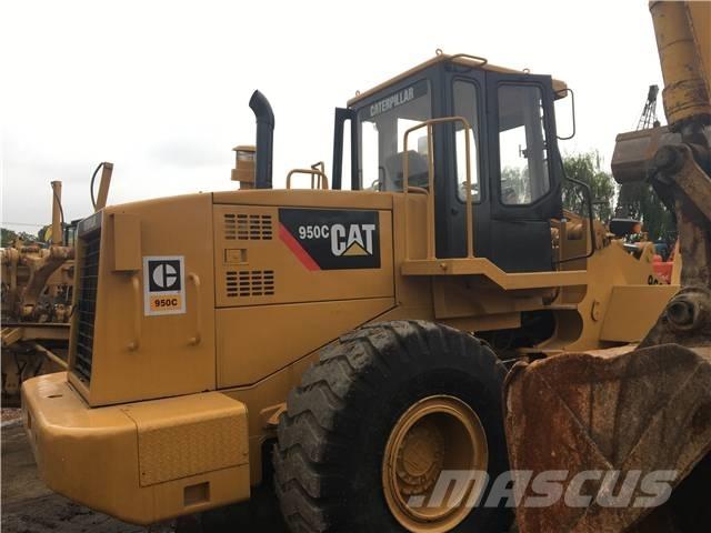 CAT 950C Gumikerekes homlokrakodók