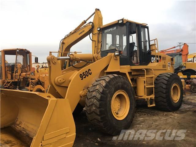 CAT 950C Gumikerekes homlokrakodók