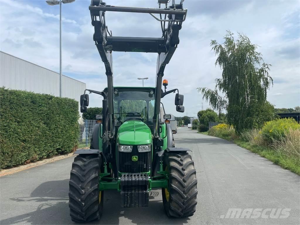 John Deere 5100M Traktorok