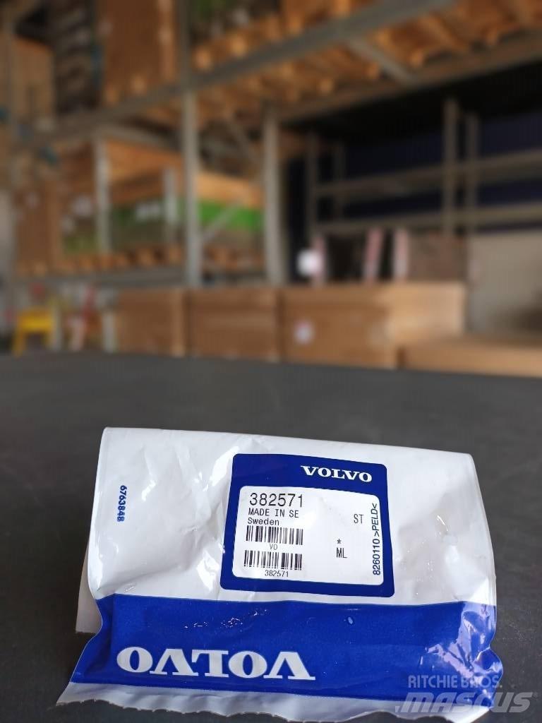 Volvo PIN 382571 Motorok