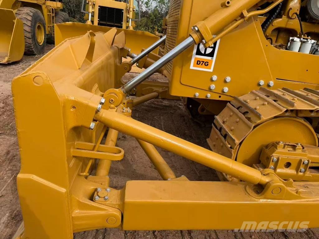 CAT D7G lánctalpas dózerek