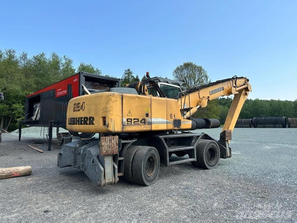 Liebherr A 924C-HD Gumikerekes kotrók