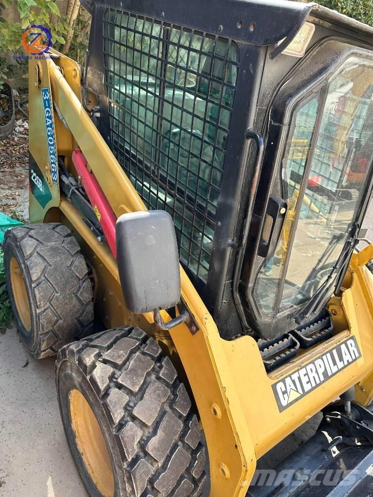 CAT 226 B Kompaktrakodók