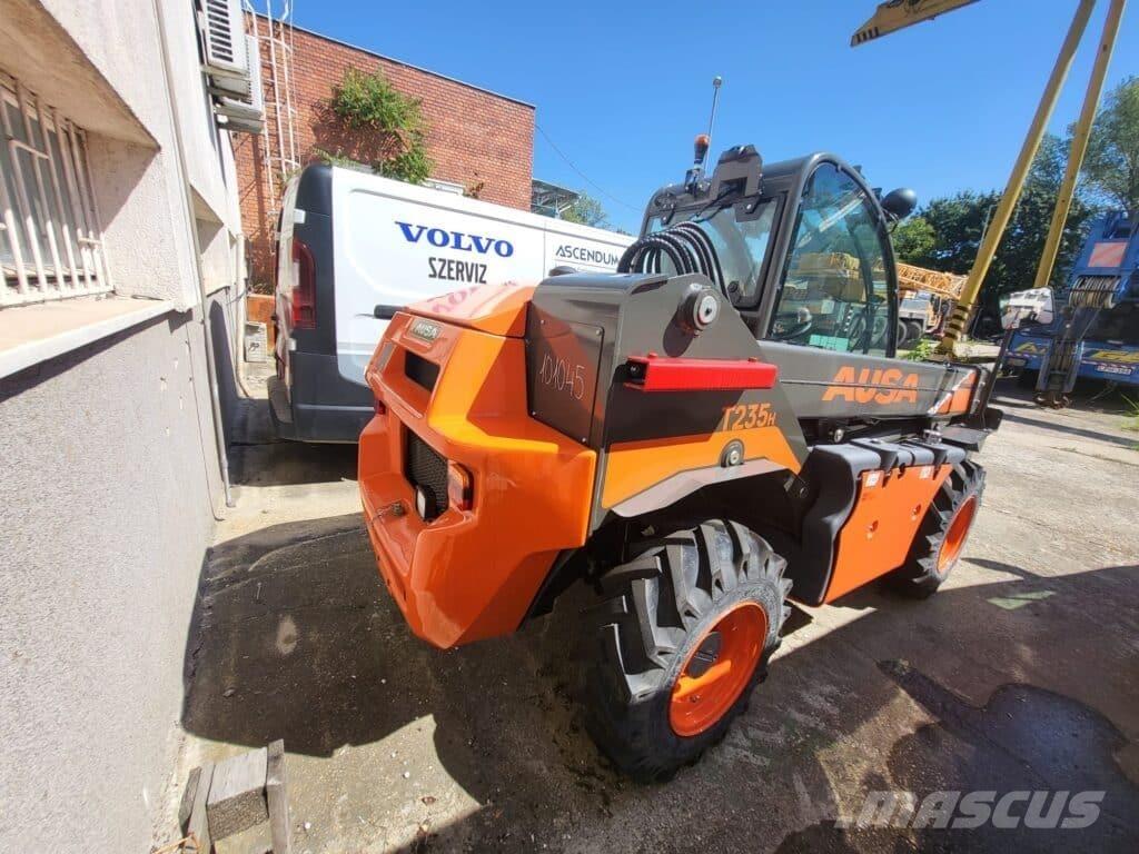 Ausa T235H Teleszkópos gumikerekes rakodók