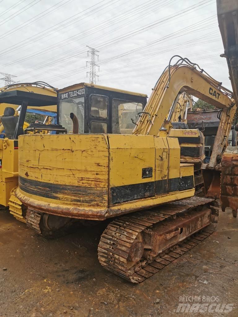 CAT E 70 B Lánctalpas kotrók