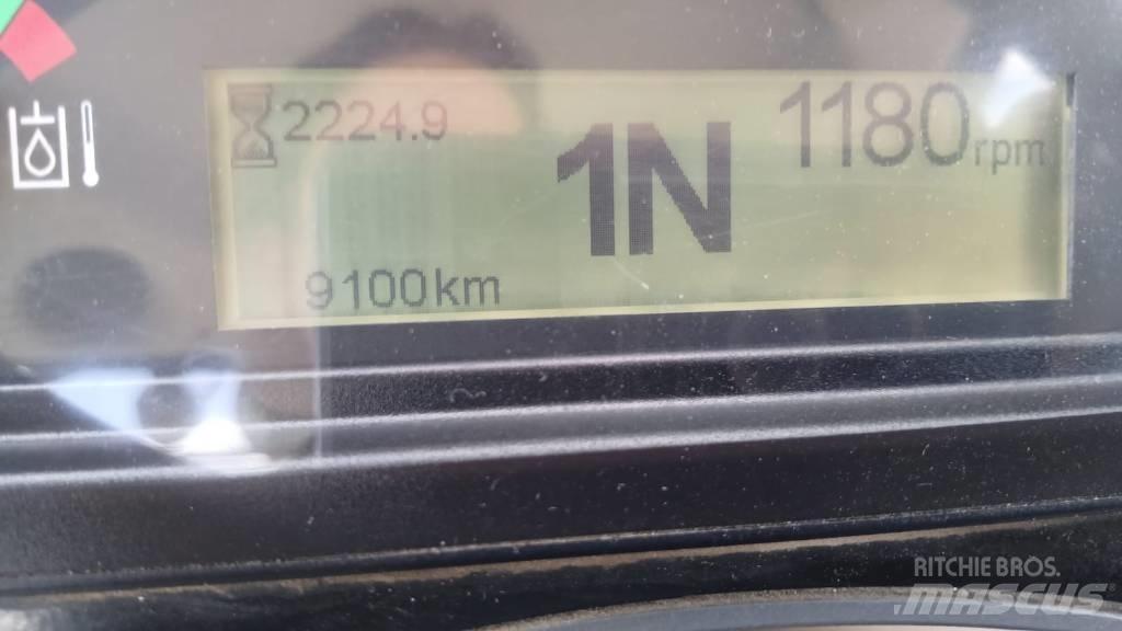CAT 907 M Gumikerekes homlokrakodók
