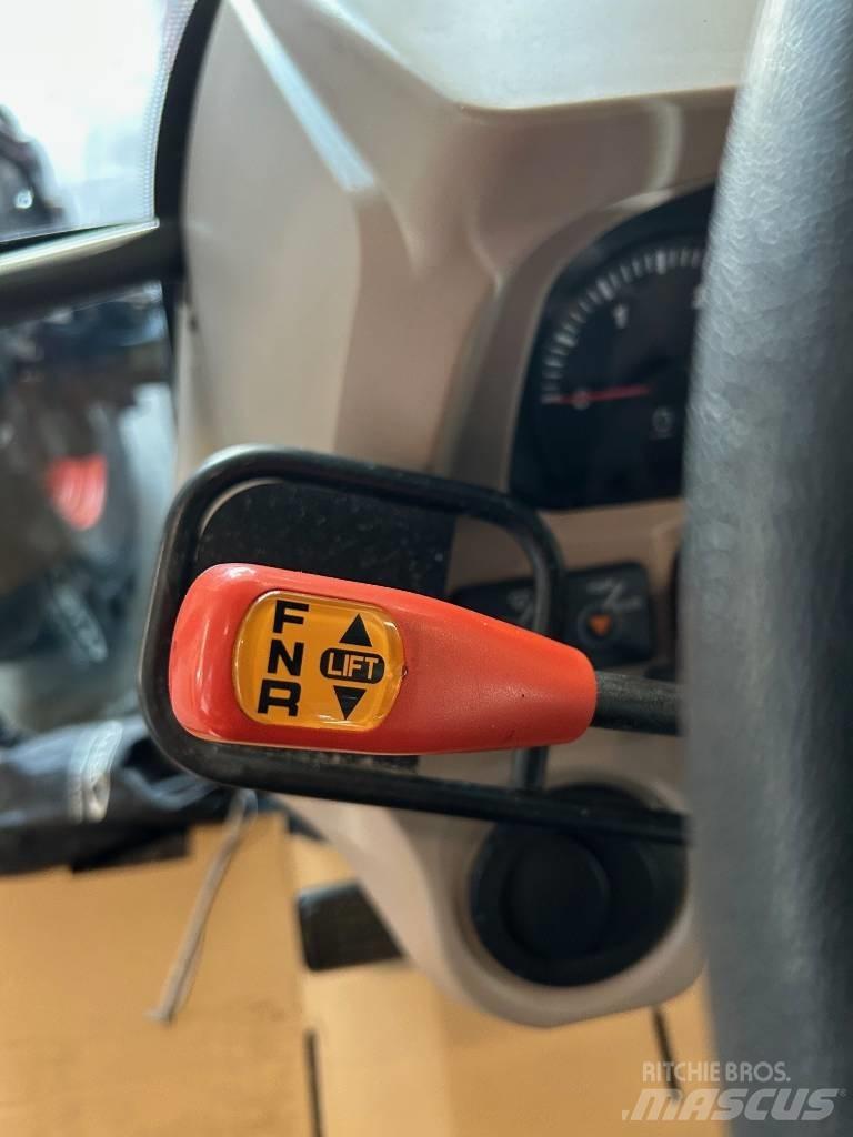 Kubota M 7040 DT Traktorok