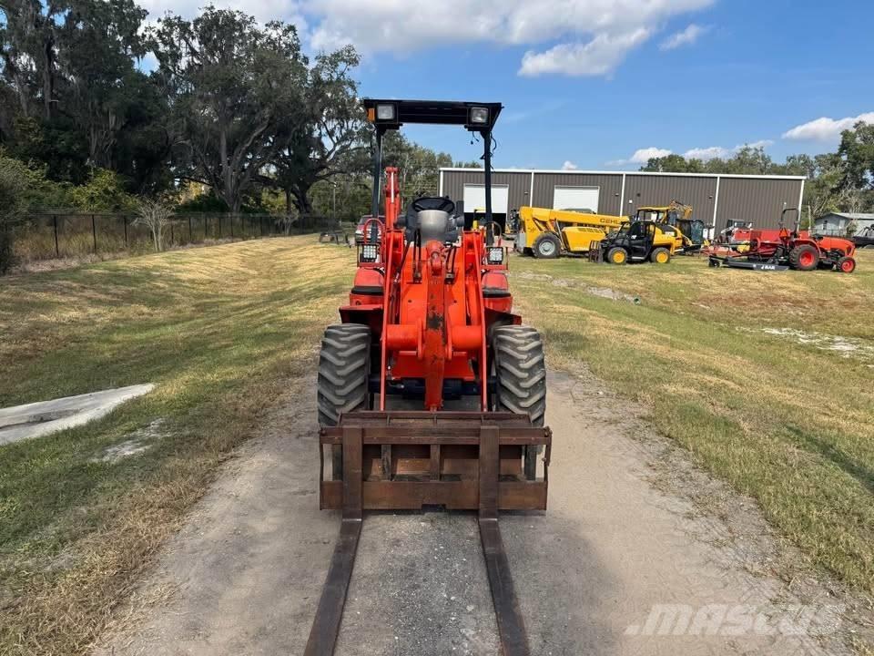 Kubota R 420 Gumikerekes homlokrakodók