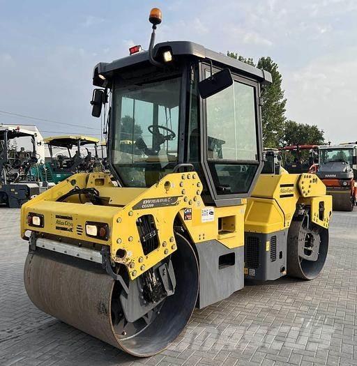 Dynapac CC 2200 Ikerdobos hengerek