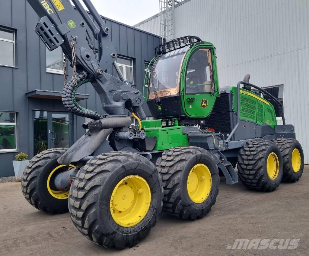 John Deere 1270 G Betakarítók