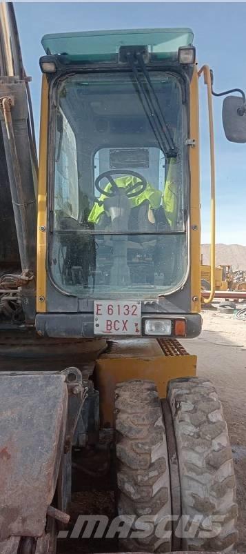 Volvo 180 Giratoria Gumikerekes kotrók