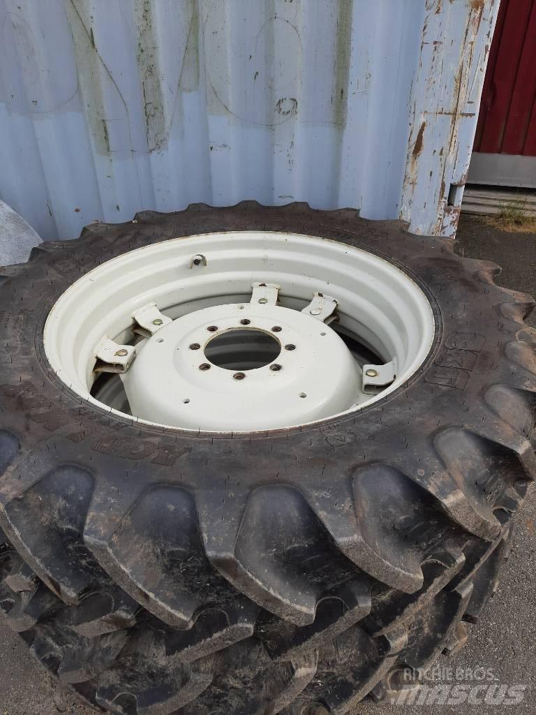 BKT 380/85R34 Egyéb traktor tartozékok