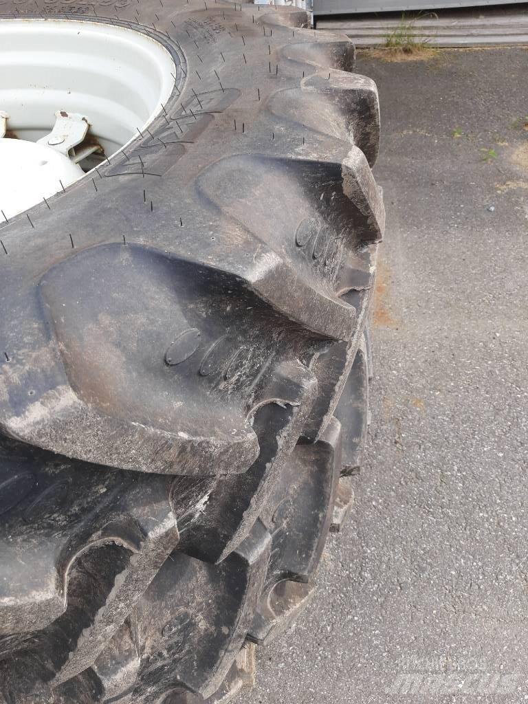 BKT 380/85R34 Egyéb traktor tartozékok