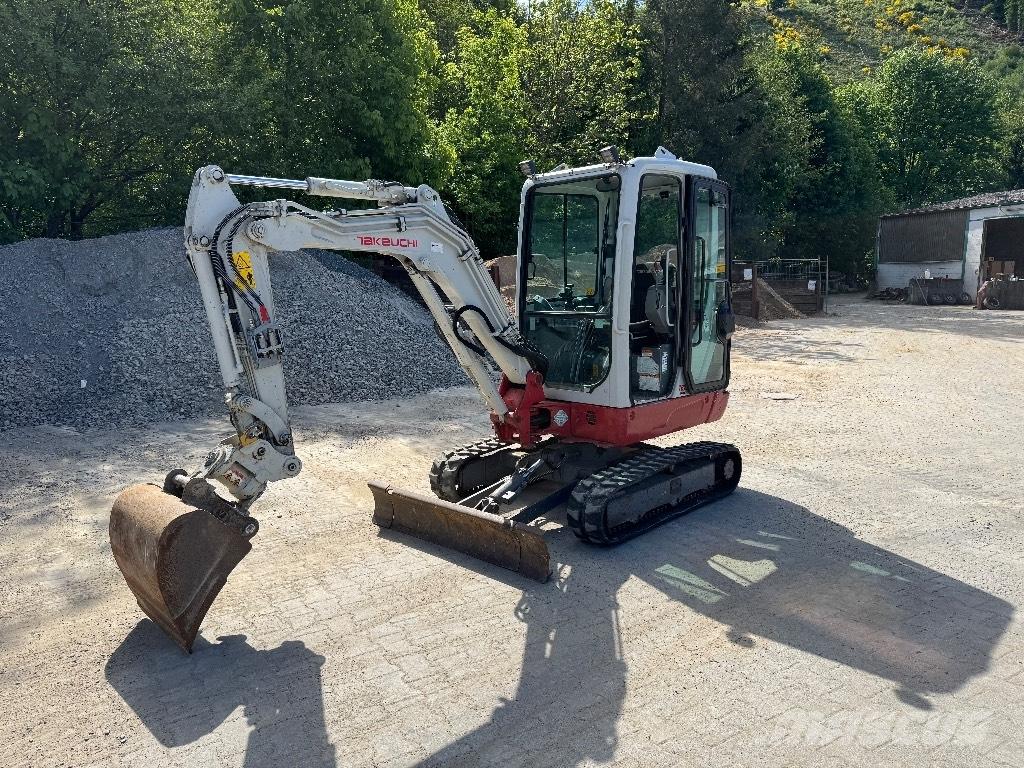 Takeuchi TB 225 Mini kotrók < 7t