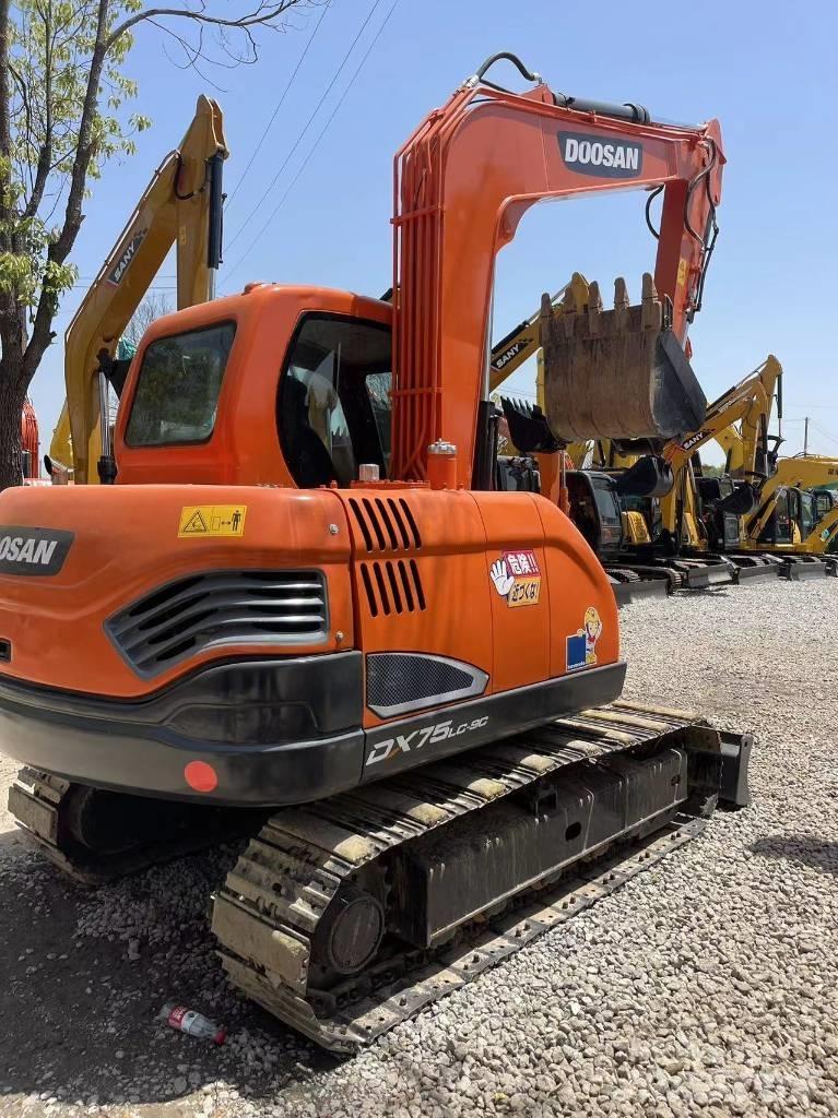 Doosan DX75 Mini kotrók < 7t