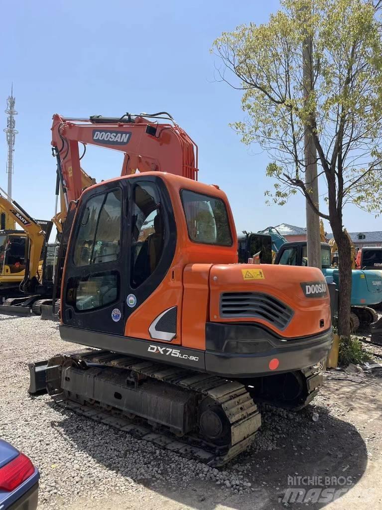 Doosan DX75 Mini kotrók < 7t