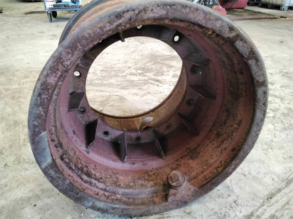 Kockum 84-35 24x26 Gumiabroncsok, kerekek és felnik