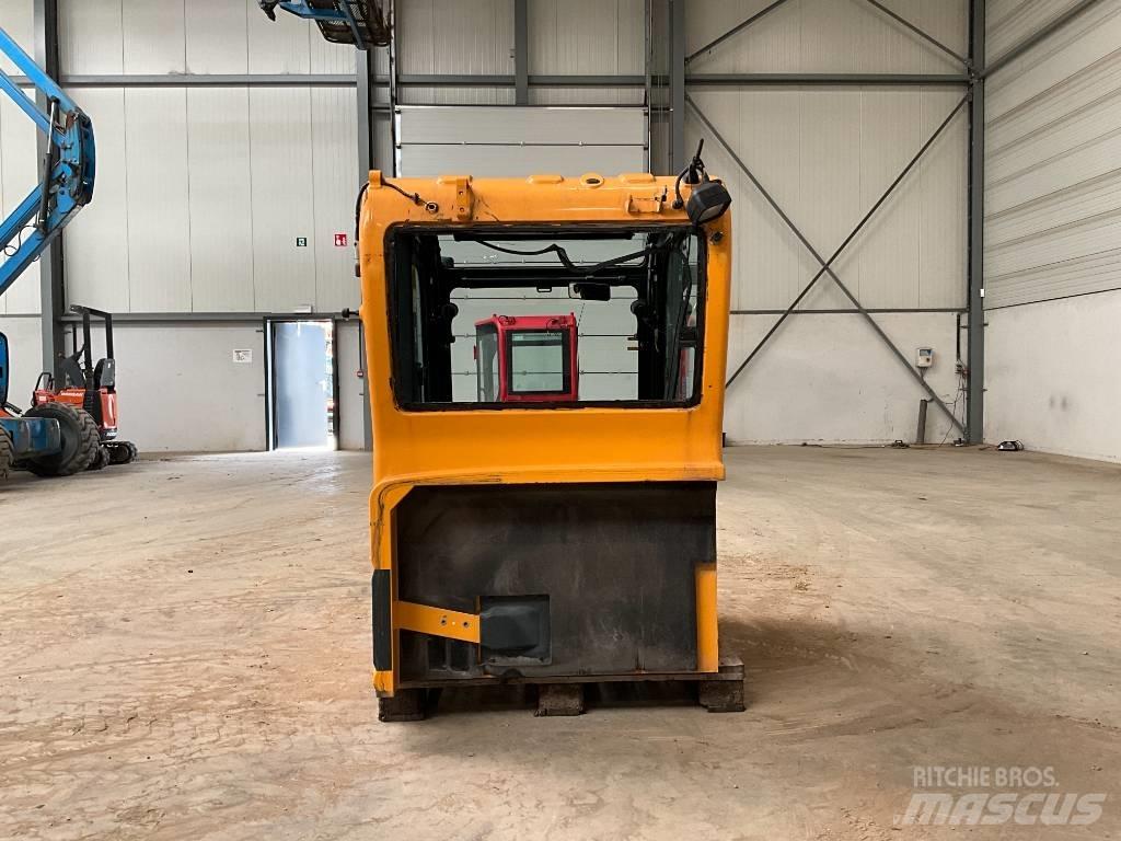 Hyundai Robex 55-9 A Vezetőfülke és belső tartozékok