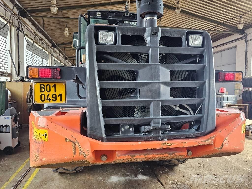 Hitachi ZW180-6 Gumikerekes homlokrakodók