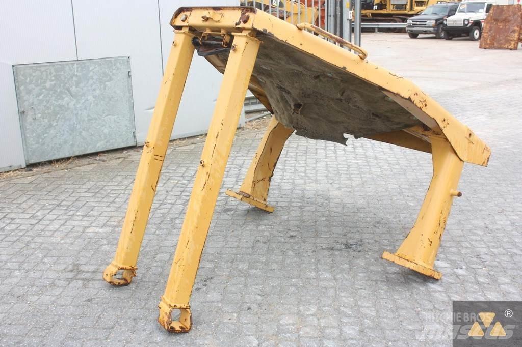 CAT D8N O-rops cab Vezetőfülke és belső tartozékok