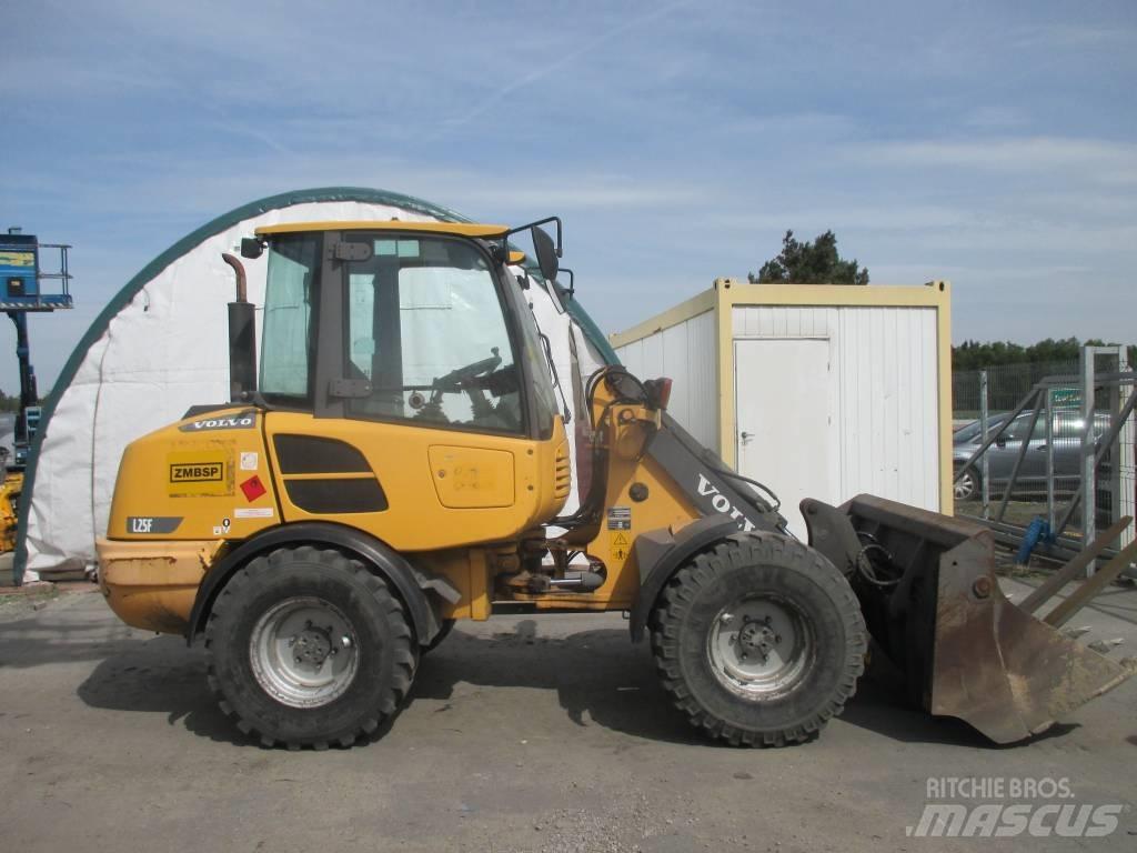 Volvo L 25 F Gumikerekes homlokrakodók