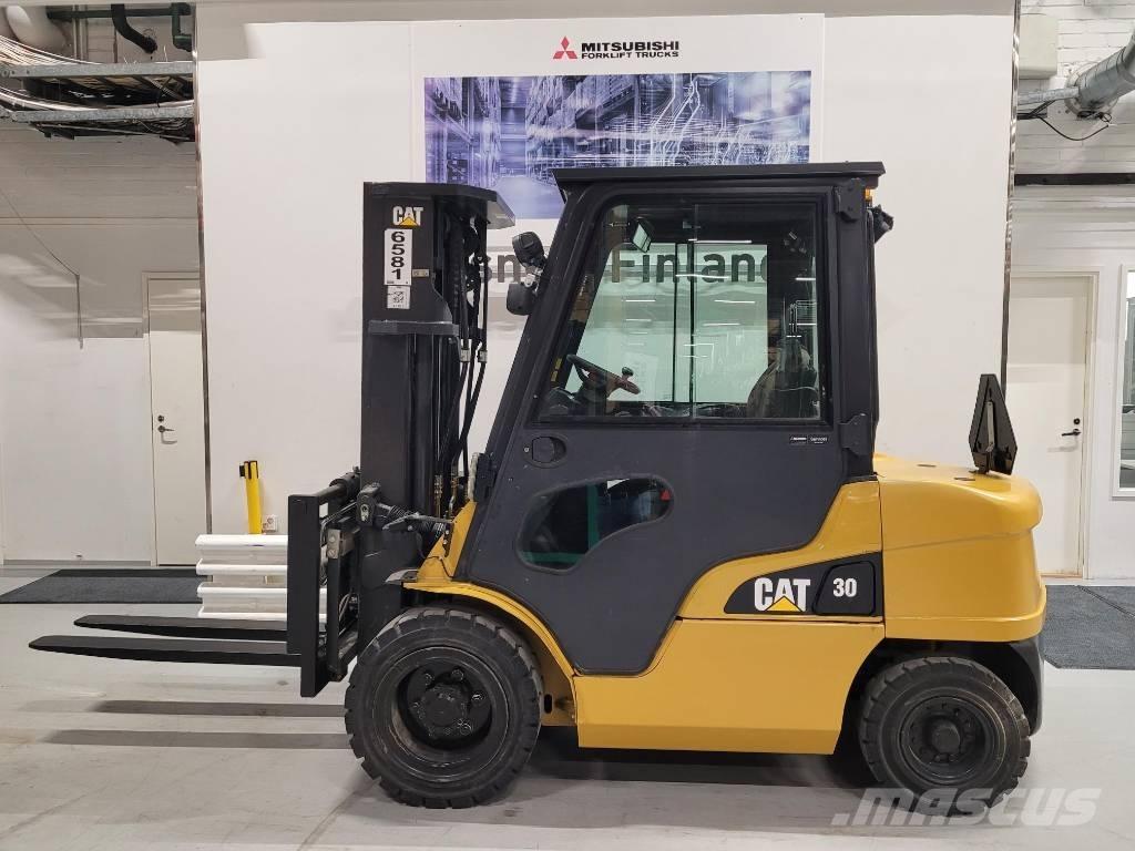 CAT DP 30 N Dízel targoncák