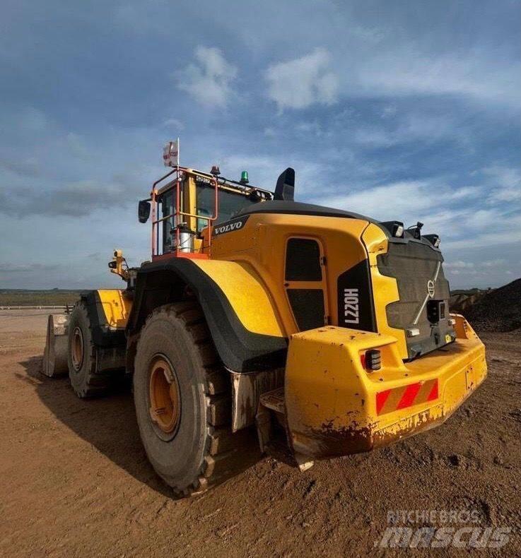 Volvo L 220 H Gumikerekes homlokrakodók