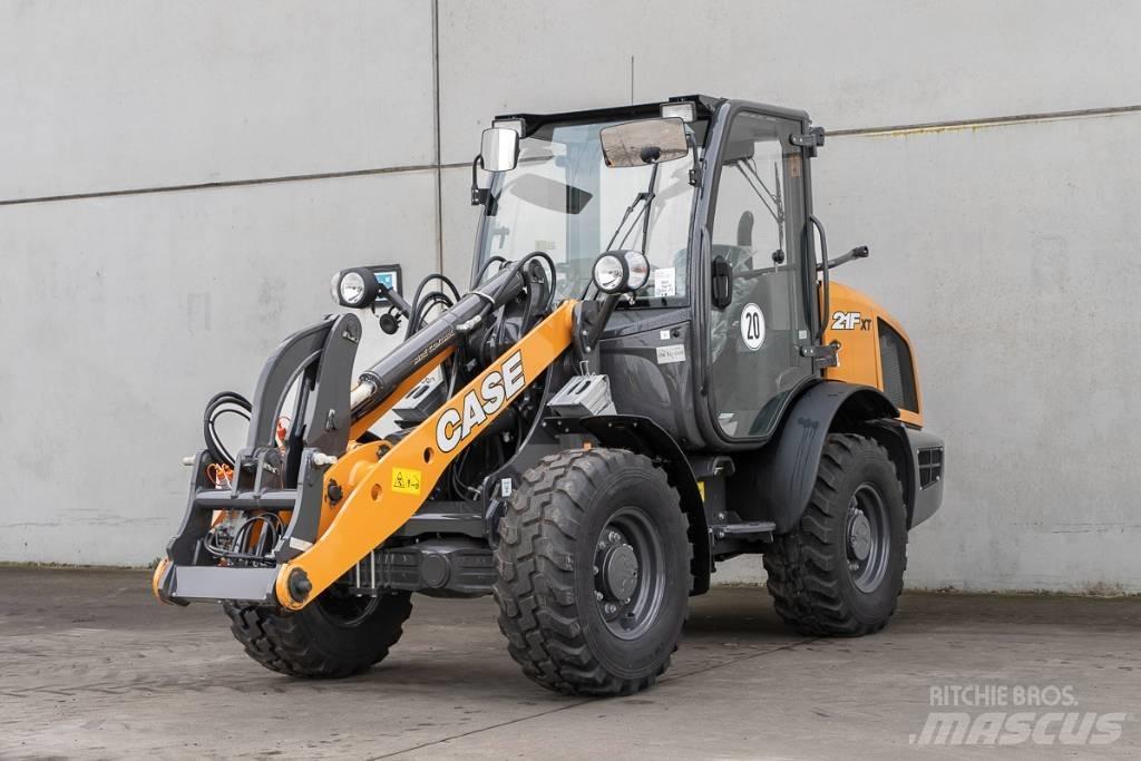 CASE 21 F XT Gumikerekes homlokrakodók