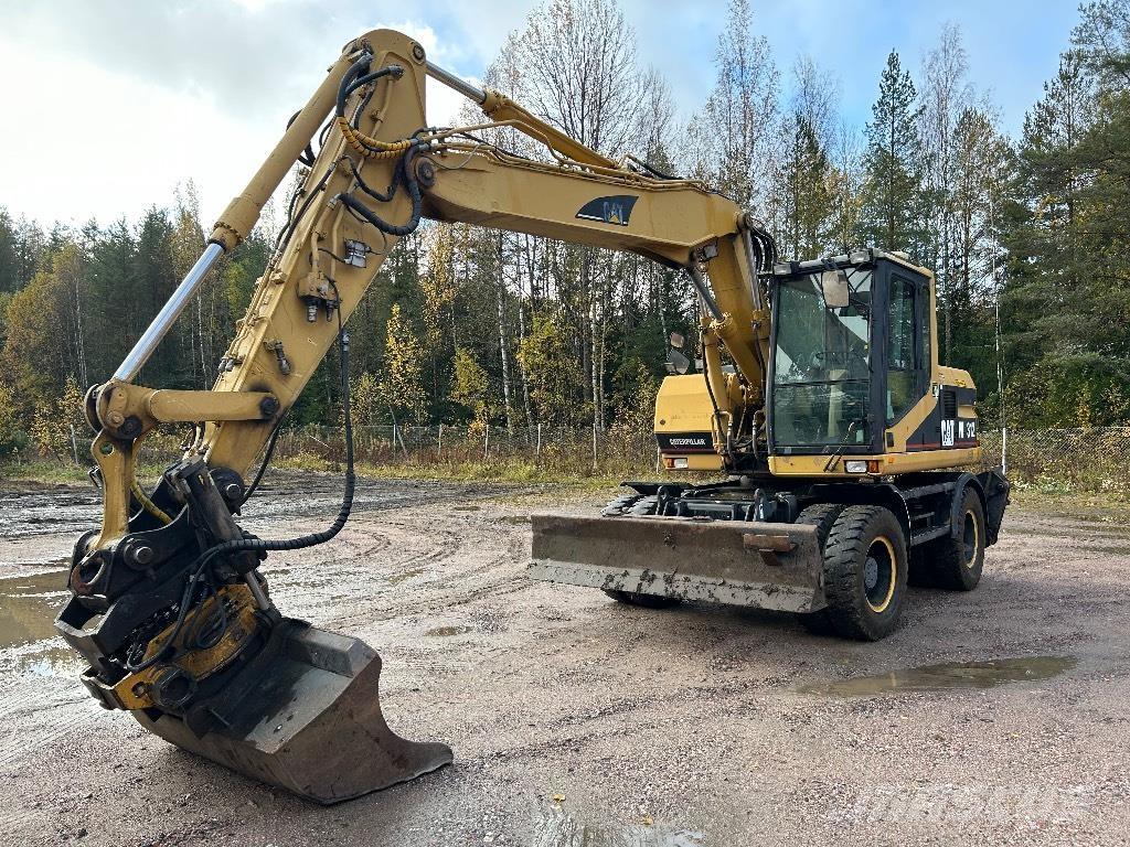 CAT M312 Gumikerekes homlokrakodók