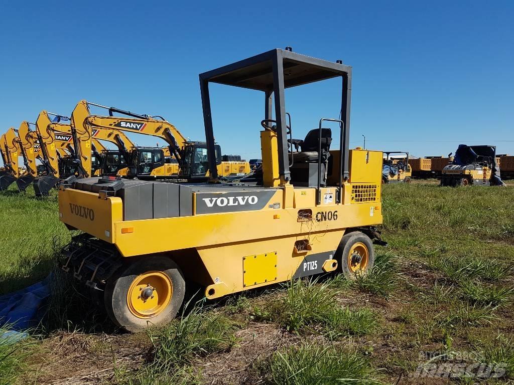 Volvo PT125 Pneumatikus kerekes hengerek