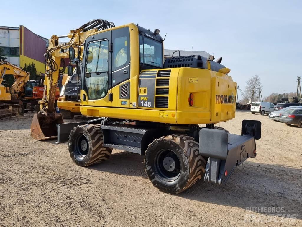 Komatsu PW 148-8 Gumikerekes kotrók