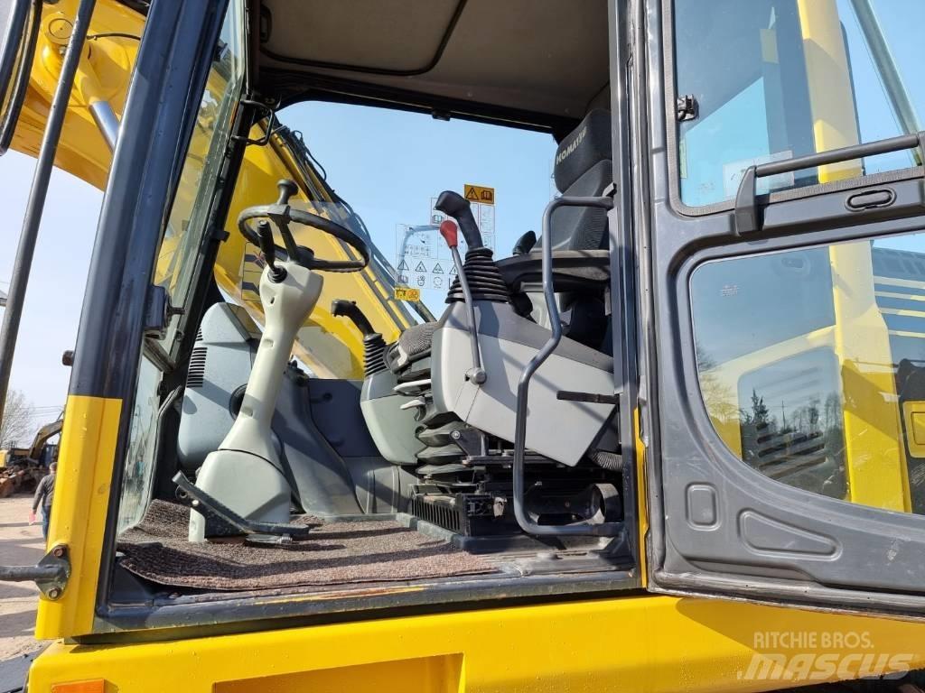 Komatsu PW 148-8 Gumikerekes kotrók