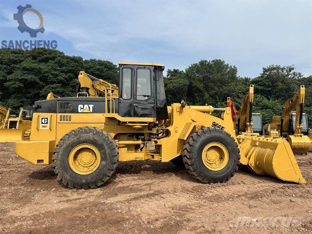 CAT 966 F Gumikerekes homlokrakodók