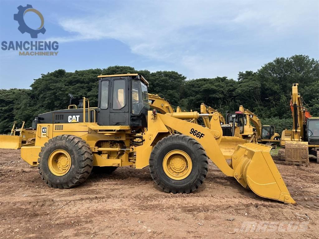 CAT 966 F Gumikerekes homlokrakodók