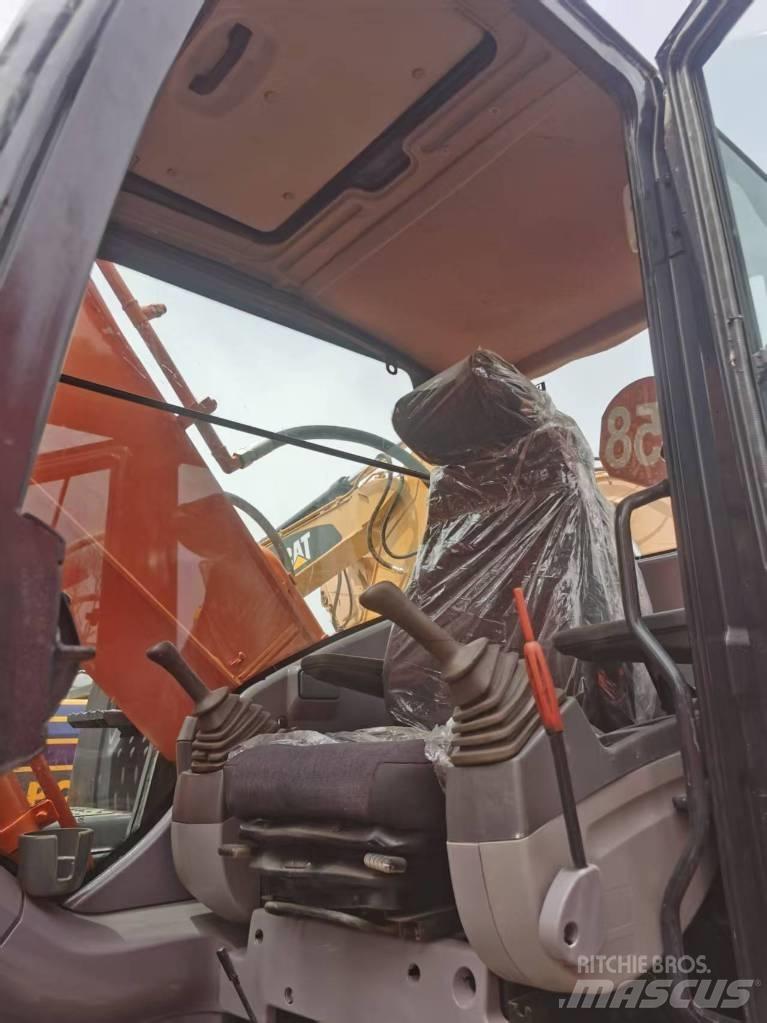 Hitachi ZX 210 Lánctalpas kotrók