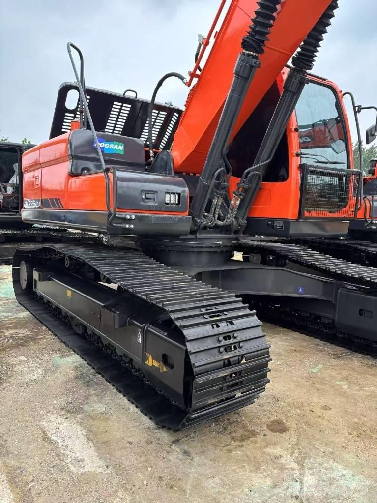 Doosan 225 LCA Lánctalpas kotrók