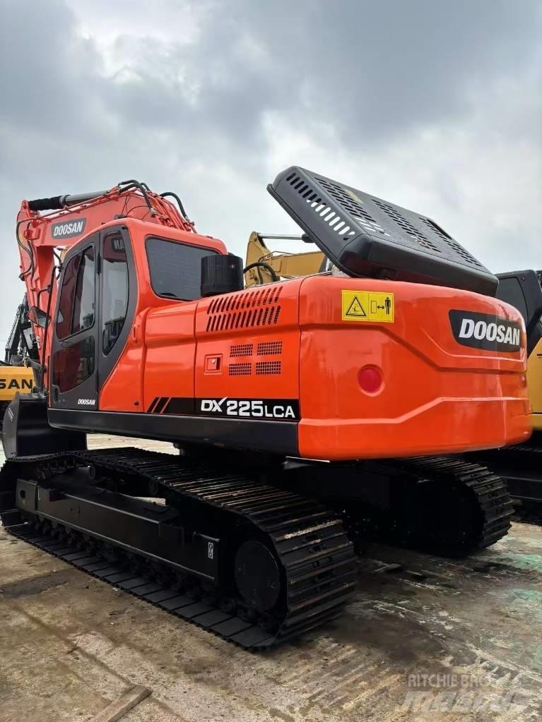 Doosan 225 LCA Lánctalpas kotrók