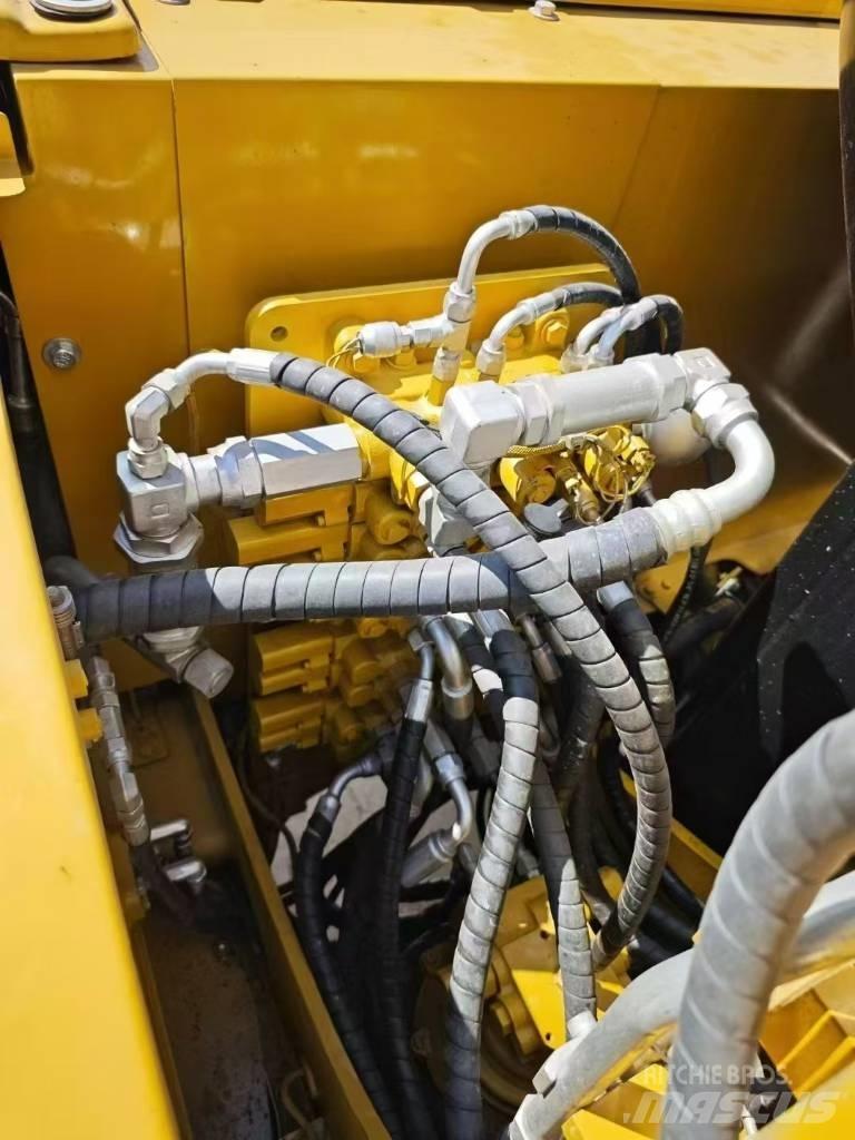 CAT 307E2 Lánctalpas kotrók