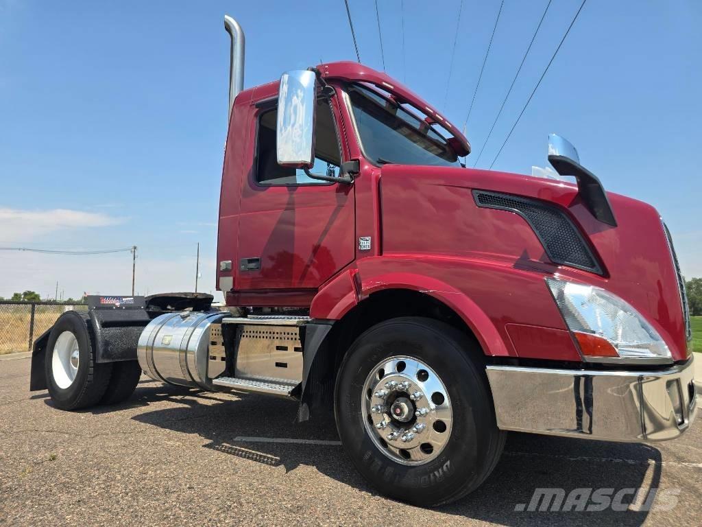 Volvo VNL 42 T300 Nyergesvontatók