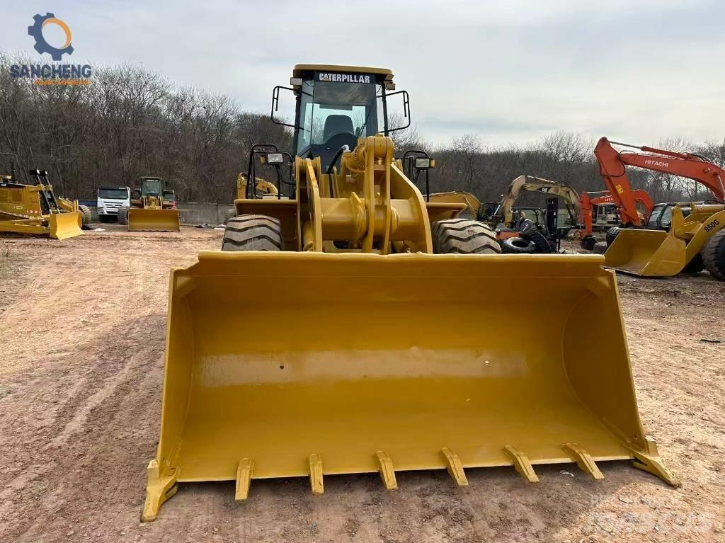 CAT 966 H Gumikerekes homlokrakodók
