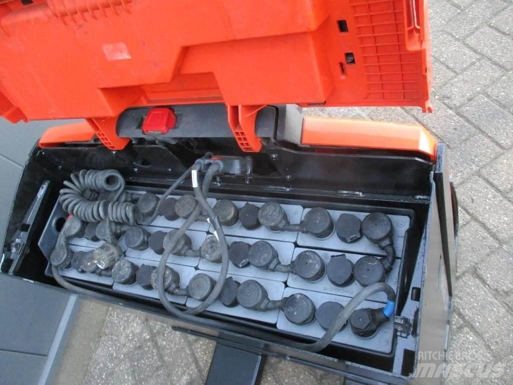 BT LWE 160 Alacsony emelőkocsi