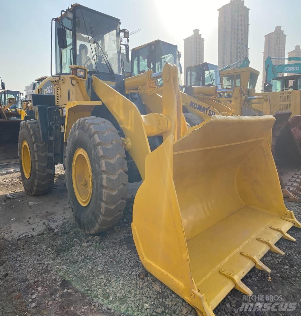 Komatsu WA 320-5 Gumikerekes homlokrakodók