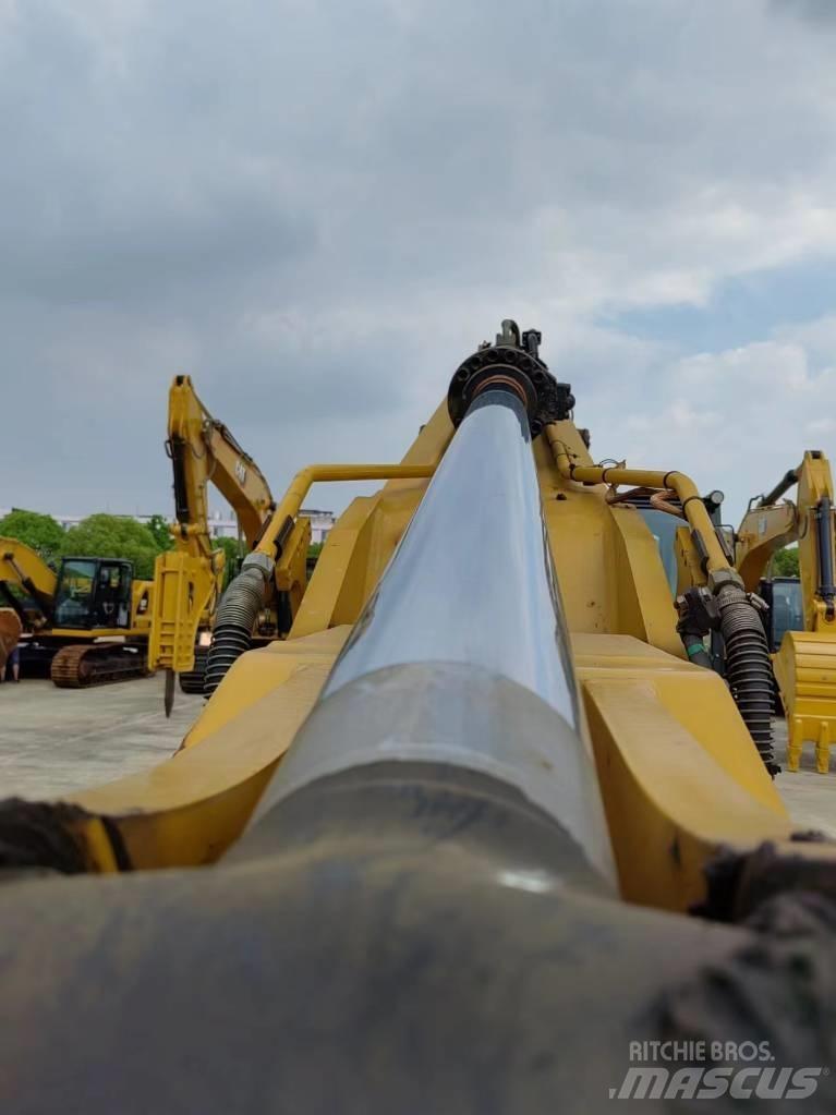 CAT 330 Lánctalpas kotrók